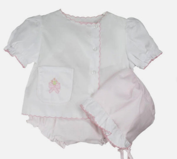 White scalloped diaper set